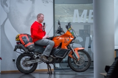 BMWsoniq16