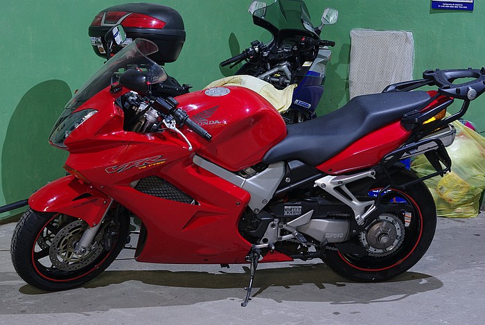 Honda VFR 800 VTEC Arka